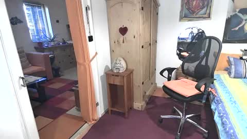 susioo online show from July 11, 2026, 3:59 pm