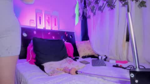 Snapshot of sussanmiller_ chatting on February 24, 2025, 4:26 pm sussanmiller_ online show from February 24, 2025, 4:26 pm