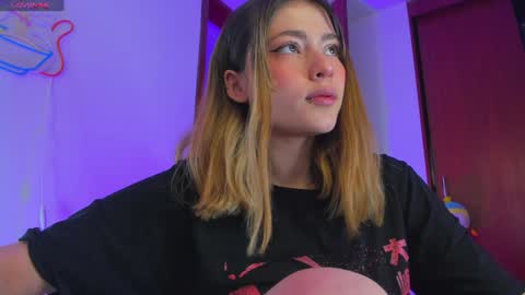 Snapshot of susssan_ferry chatting on February 7, 2025, 3:55 am Susy online show from February 7, 2025, 3:55 am