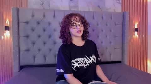 suxan_white online show from September 15, 2025, 11:32 am