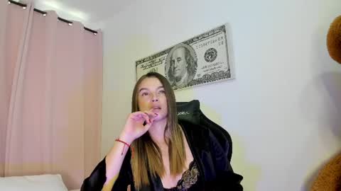 Snapshot of suzan__cooper2 chatting on June 25, 2026, 5:06 pm suzan__cooper2 online show from June 25, 2026, 5:06 pm