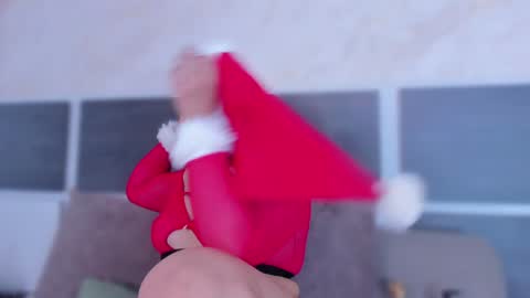 Susan  online show from December 7, 2024, 3:58 am