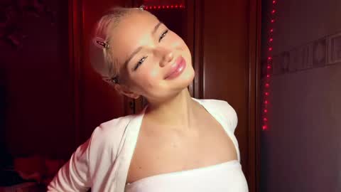 Stacy online show from April 28, 2026, 9:09 pm