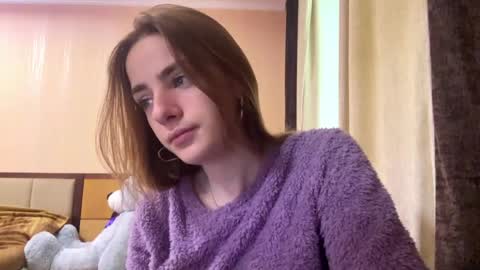 Emila online show from May 9, 2026, 7:13 am