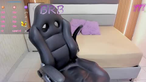 S U Z E T  online show from May 26, 2026, 7:43 pm