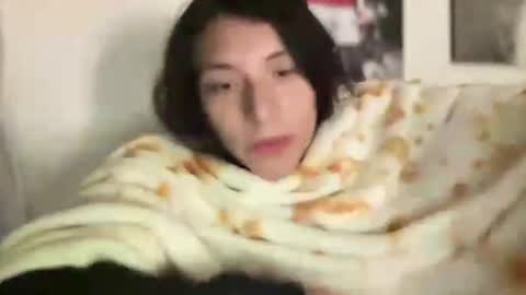 Snapshot of suzyishellawet chatting on October 21, 2025, 4:13 am Suzy online show from October 21, 2025, 4:13 am