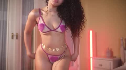 suzysuza online show from September 22, 2025, 3:14 pm