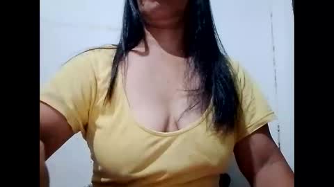 Snapshot of suzzie_hot chatting on January 4, 2025, 8:59 pm suzzie_hot online show from January 4, 2025, 8:59 pm