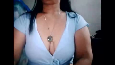 Snapshot of suzzie_hot chatting on January 26, 2025, 1:04 pm suzzie_hot online show from January 26, 2025, 1:04 pm