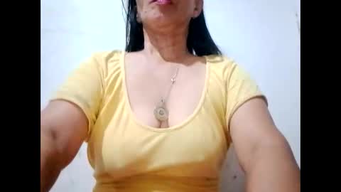 Snapshot of suzzie_hot chatting on January 29, 2025, 9:28 pm suzzie_hot online show from January 29, 2025, 9:28 pm