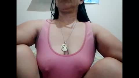 Snapshot of suzzie_hot chatting on February 28, 2025, 5:26 pm suzzie_hot online show from February 28, 2025, 5:26 pm