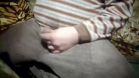 Snapshot of svetlio85 chatting on February 23, 2025, 5:39 pm Svetlio online show from February 23, 2025, 5:39 pm