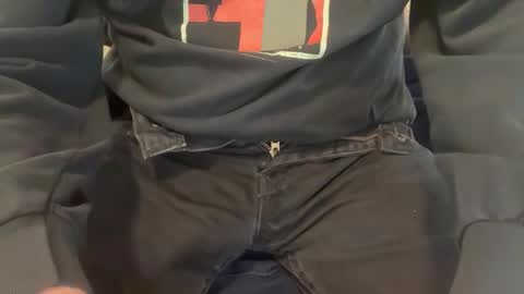 Snapshot of svscruz831 chatting on October 17, 2025, 5:37 pm VersDad55 online show from October 17, 2025, 5:37 pm