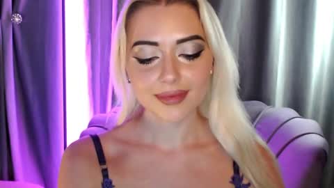Snapshot of sweeet_angelll chatting on June 10, 2026, 9:25 pm sweeet angelll online show from June 10, 2026, 9:25 pm