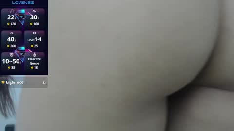 Chloe  online show from September 27, 2025, 6:51 am