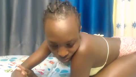 Snapshot of sweet69petyte chatting on December 30, 2024, 2:08 pm Petite Queen online show from December 30, 2024, 2:08 pm