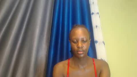 Snapshot of sweet69petyte chatting on January 2, 2025, 9:11 am Petite Queen online show from January 2, 2025, 9:11 am