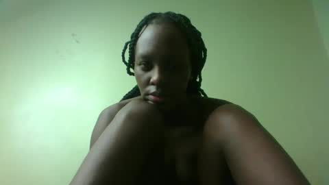 Snapshot of sweet69petyte chatting on January 17, 2025, 7:30 am Petite Queen online show from January 17, 2025, 7:30 am