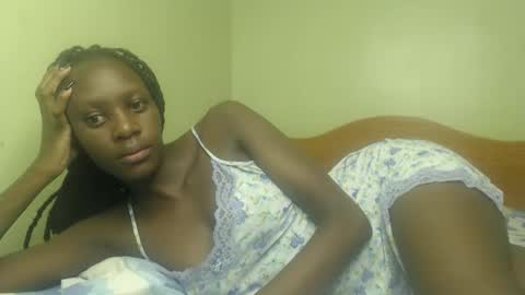 Snapshot of sweet69petyte chatting on January 20, 2025, 4:32 am Petite Queen online show from January 20, 2025, 4:32 am