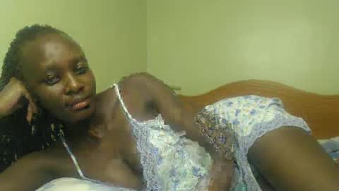 Snapshot of sweet69petyte chatting on January 24, 2025, 6:56 pm Petite Queen online show from January 24, 2025, 6:56 pm