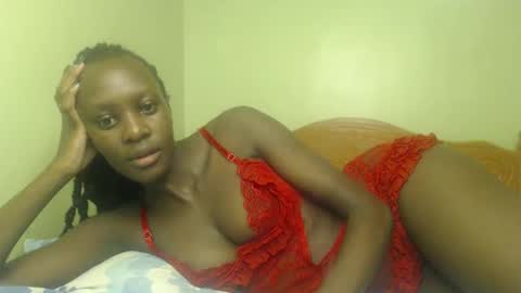 Snapshot of sweet69petyte chatting on January 25, 2025, 8:21 am Petite Queen online show from January 25, 2025, 8:21 am