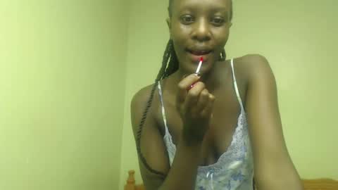 Snapshot of sweet69petyte chatting on January 30, 2025, 5:19 am Petite Queen online show from January 30, 2025, 5:19 am