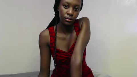 Snapshot of sweet69petyte chatting on February 9, 2025, 7:16 am Petite Queen online show from February 9, 2025, 7:16 am