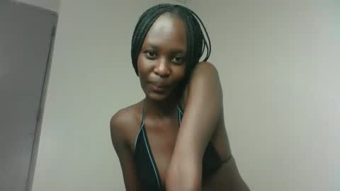 Snapshot of sweet69petyte chatting on March 2, 2025, 3:48 pm Petite Queen online show from March 2, 2025, 3:48 pm