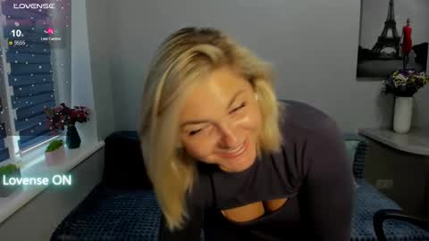 Snapshot of sweet___margaret chatting on September 19, 2025, 1:45 pm Margaret online show from September 19, 2025, 1:45 pm