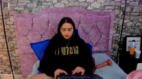Snapshot of sweet__cherry1 chatting on May 1, 2026, 7:07 pm sweet__cherry1 online show from May 1, 2026, 7:07 pm