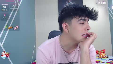 Snapshot of sweet__jeremy chatting on December 7, 2024, 6:15 pm Jeremy online show from December 7, 2024, 6:15 pm