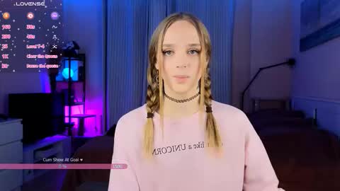 Snapshot of sweet_ali3s chatting on October 9, 2025, 3:32 pm Call me Alis online show from October 9, 2025, 3:32 pm