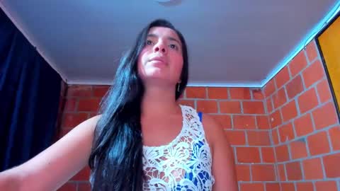 Snapshot of sweet_and_hot_alaia chatting on November 18, 2025, 12:27 am sweet and hot alaia online show from November 18, 2025, 12:27 am