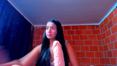 Snapshot of sweet_and_hot_alaia chatting on November 24, 2025, 6:02 am sweet and hot alaia online show from November 24, 2025, 6:02 am