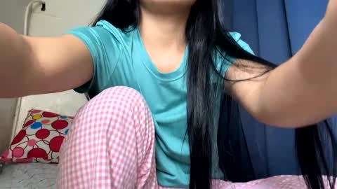 Snapshot of sweet_angel190 chatting on January 10, 2025, 11:54 am Mae online show from January 10, 2025, 11:54 am