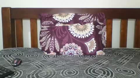 bella online show from March 10, 2025, 10:45 pm