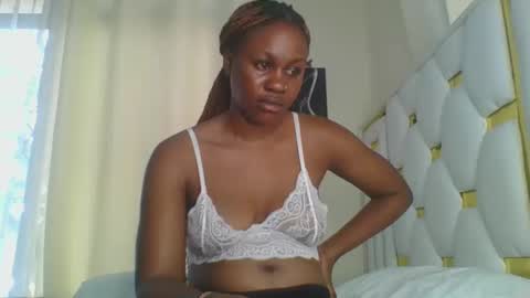 Snapshot of sweet_blackgal chatting on December 6, 2024, 9:43 am Lavie online show from December 6, 2024, 9:43 am