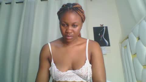 Snapshot of sweet_blackgal chatting on December 7, 2024, 12:41 am Lavie online show from December 7, 2024, 12:41 am