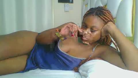 Snapshot of sweet_blackgal chatting on December 8, 2024, 12:51 am Lavie online show from December 8, 2024, 12:51 am