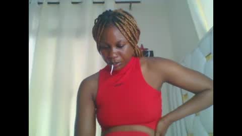 Snapshot of sweet_blackgal chatting on January 14, 2025, 12:35 pm Lavie online show from January 14, 2025, 12:35 pm