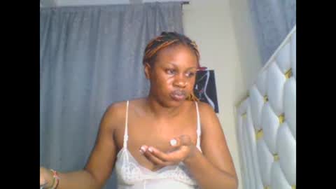Snapshot of sweet_blackgal chatting on January 17, 2025, 9:28 pm Lavie online show from January 17, 2025, 9:28 pm