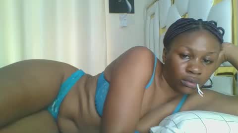 Snapshot of sweet_blackgal chatting on January 28, 2025, 5:11 am Lavie online show from January 28, 2025, 5:11 am