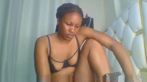 Snapshot of sweet_blackgal chatting on January 31, 2025, 9:37 pm Lavie online show from January 31, 2025, 9:37 pm