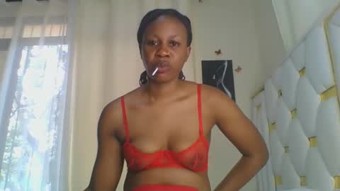 Snapshot of sweet_blackgal chatting on February 13, 2025, 5:05 am Lavie online show from February 13, 2025, 5:05 am