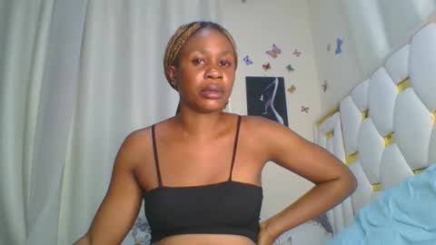 Snapshot of sweet_blackgal chatting on November 12, 2025, 4:18 pm Lavie online show from November 12, 2025, 4:18 pm