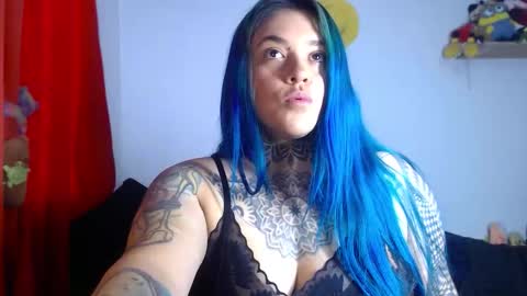 Snapshot of sweet_bubblee chatting on November 5, 2025, 10:10 pm Bubbles online show from November 5, 2025, 10:10 pm