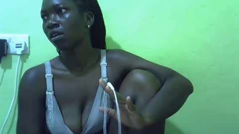 sweet_cherie1 online show from March 16, 2026, 8:07 am