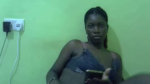 sweet_cherie1 online show from April 16, 2026, 8:20 pm