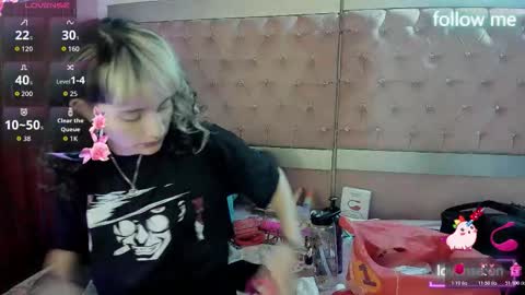 Snapshot of sweet_emmili chatting on March 5, 2026, 12:12 pm emmili online show from March 5, 2026, 12:12 pm