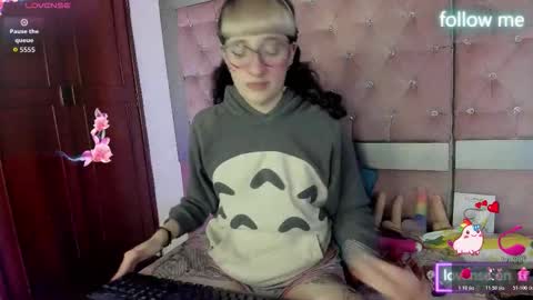 Snapshot of sweet_emmili chatting on March 27, 2026, 12:38 pm emmili online show from March 27, 2026, 12:38 pm